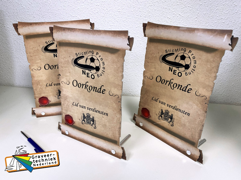 Oorkonde met uw eigen opdruk bedrukt op aluminium plaat.