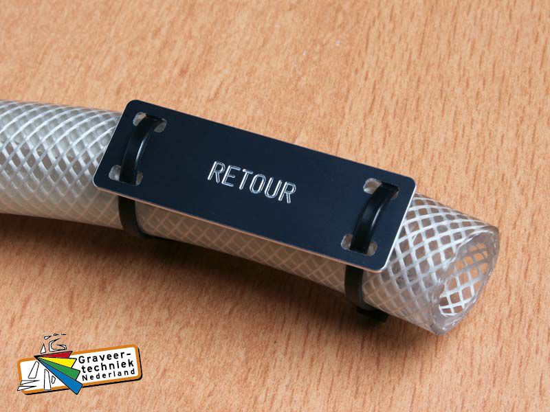 Aluminium tagplates (plaatjes) graveren voor slang of leiding 
