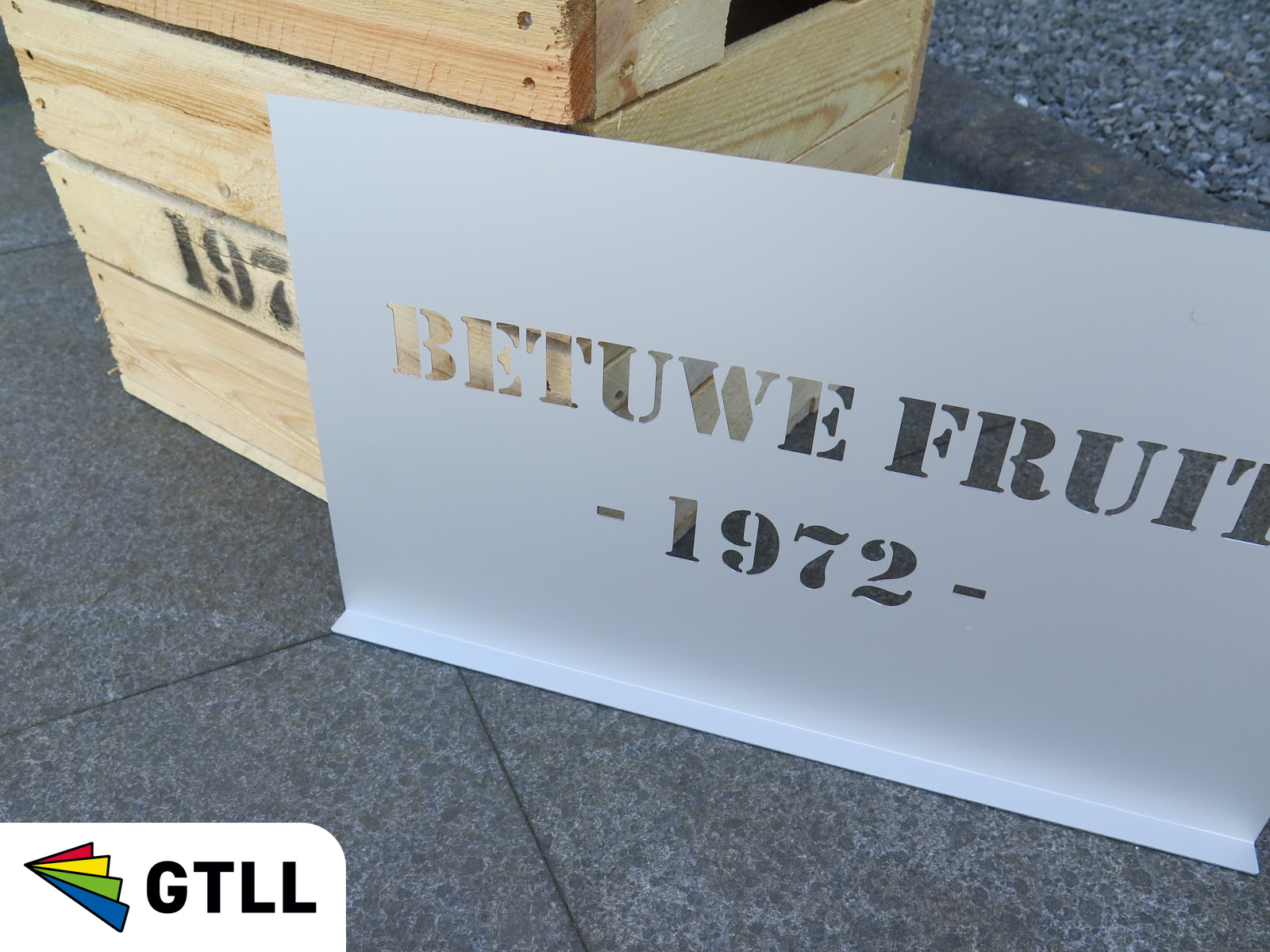 Aluminium spuitsjabloon voor fruitkistje of andere houten kisten