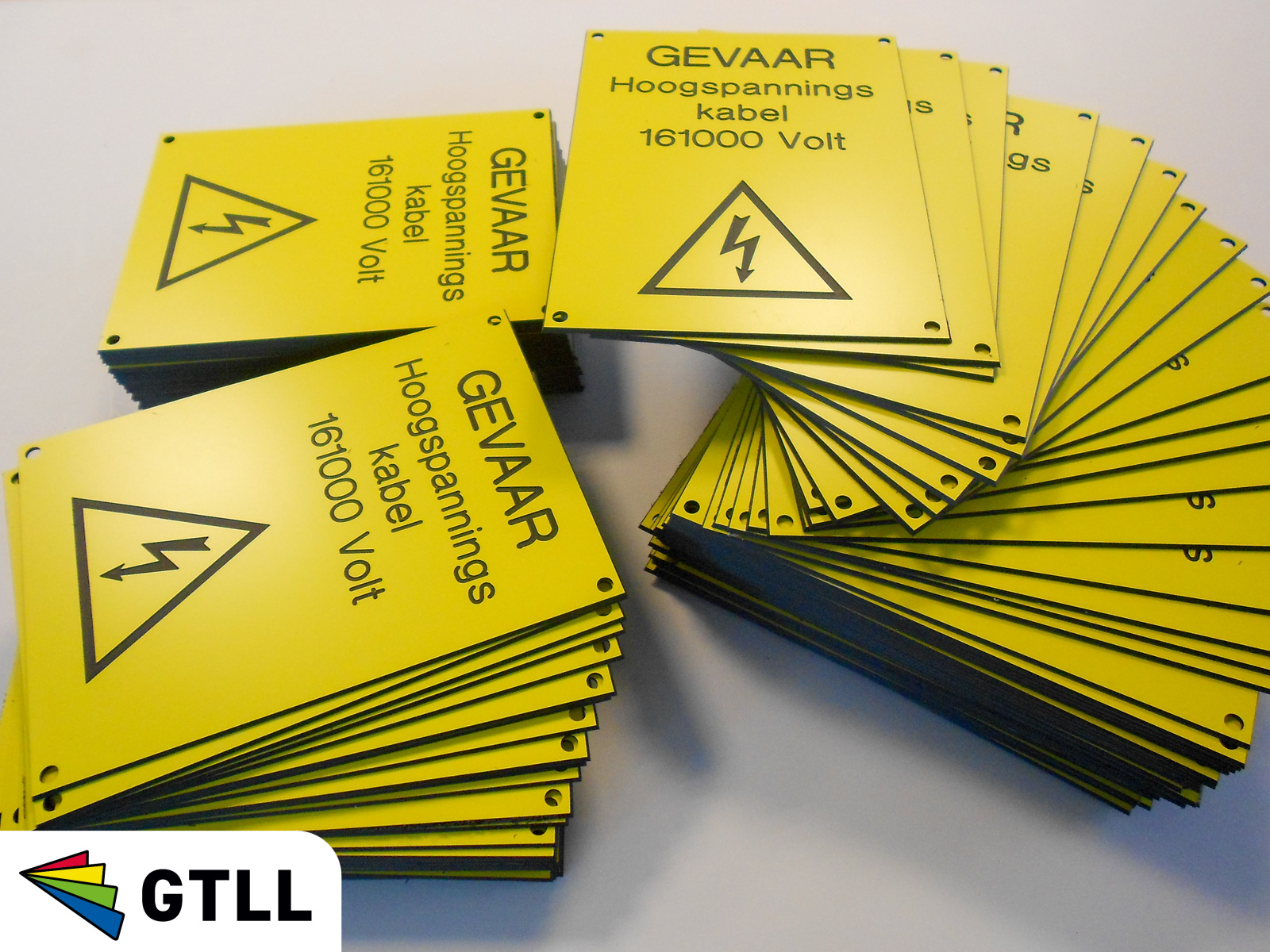 Waarschuwings platen met pikto