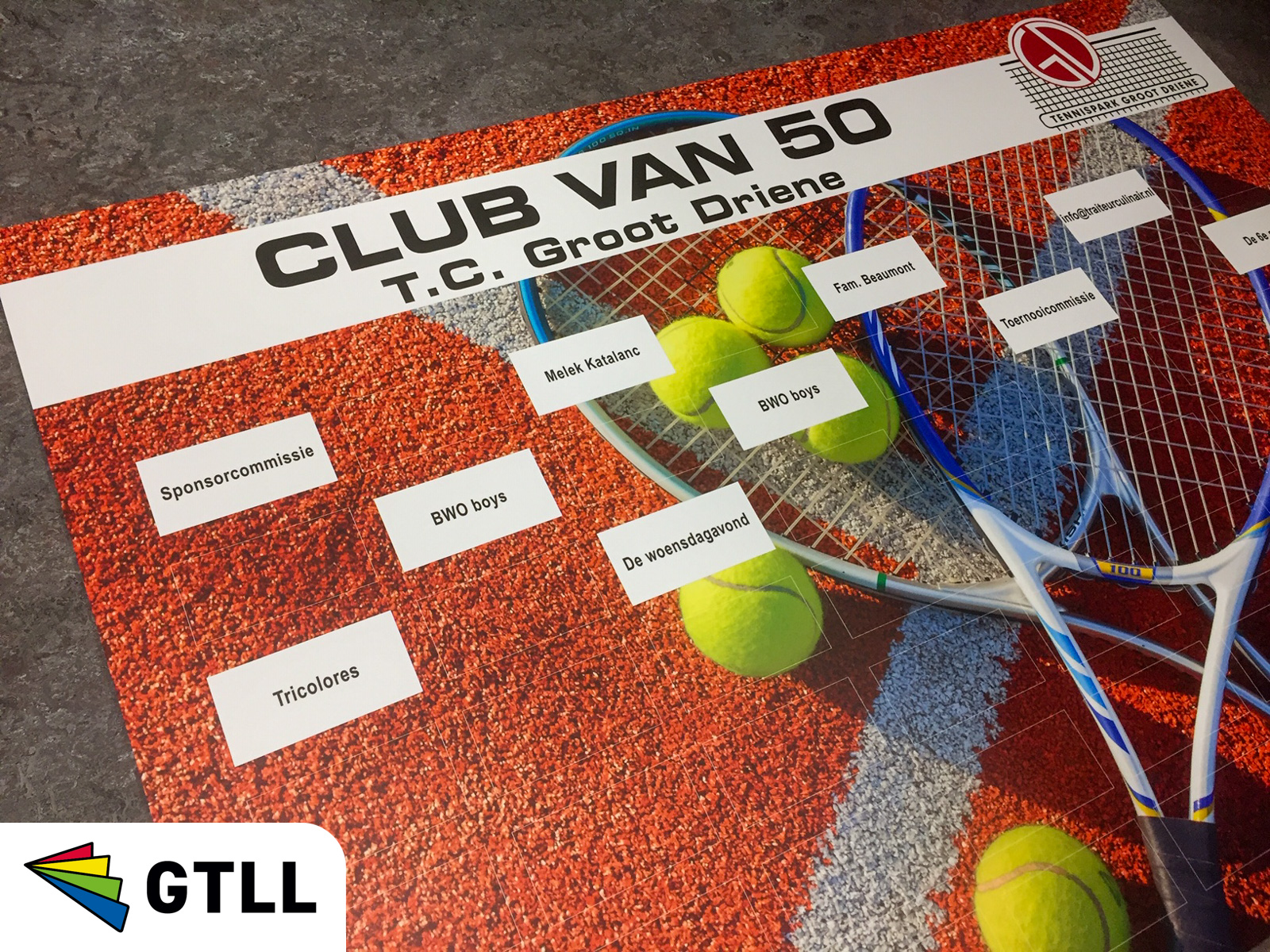 Sponsorbord tennisclub driene