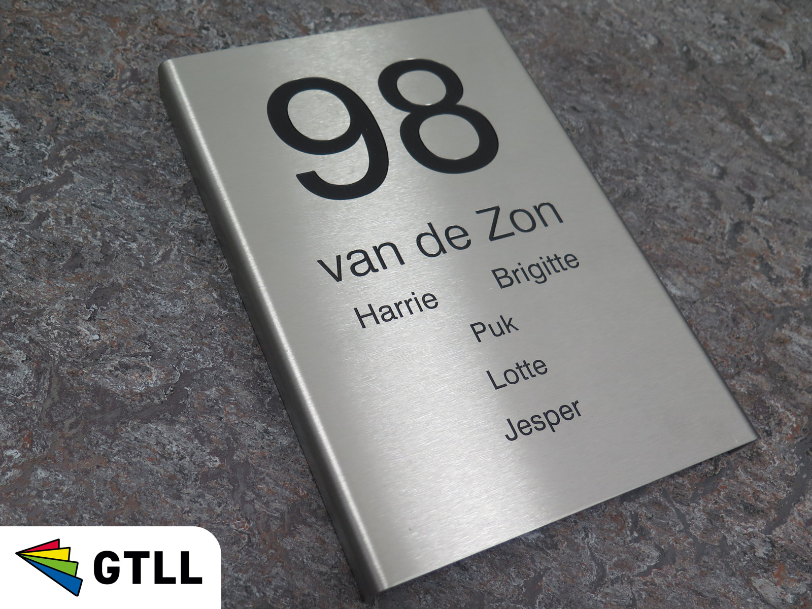 RVS naambord graveren met blinde bevestiging