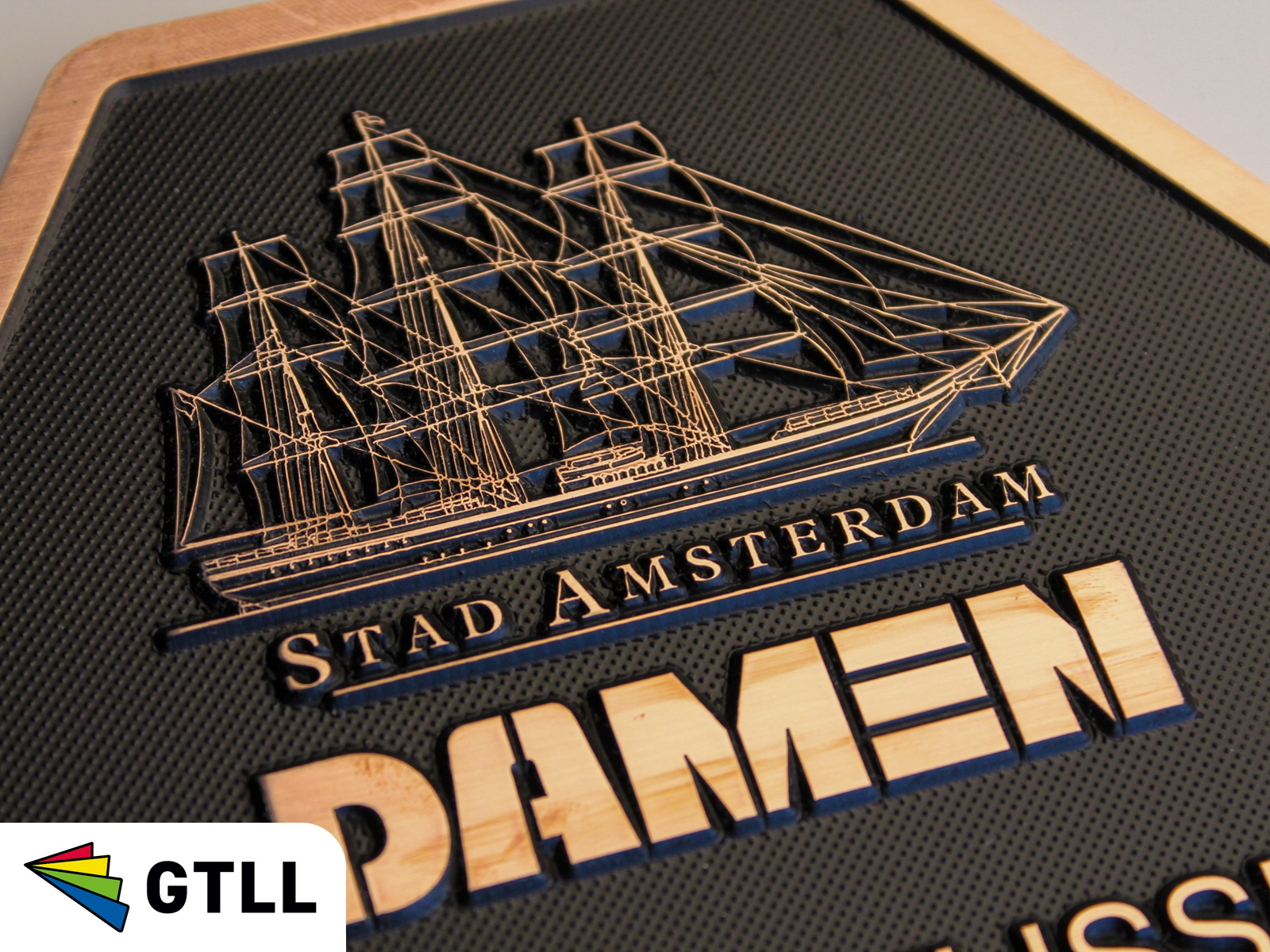 Opwaarts gravure brons schip wapenschild klipper stad amsterdam
