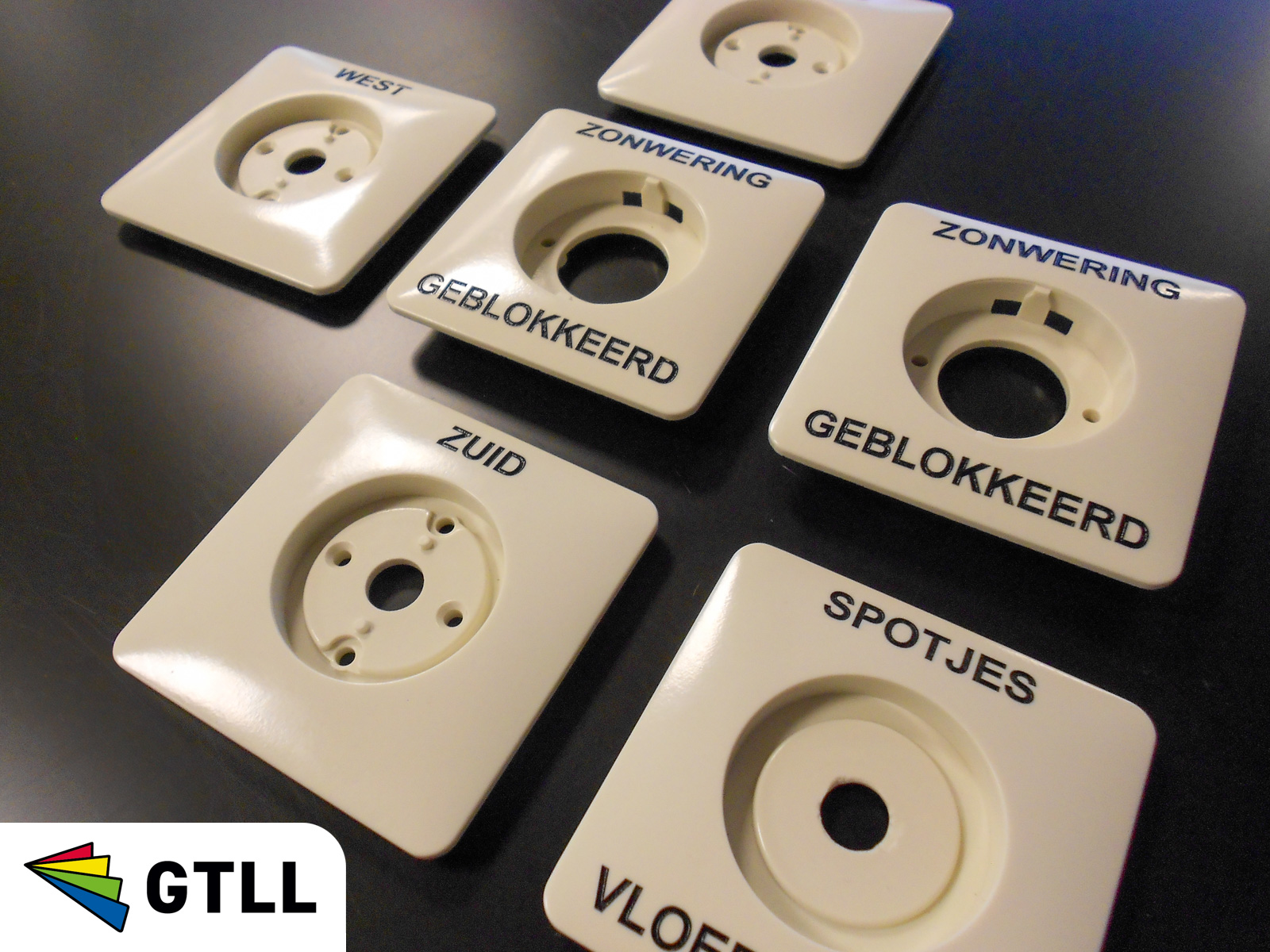 Tekst en Logo graveren in schakelmateriaal voor de installatietechniek