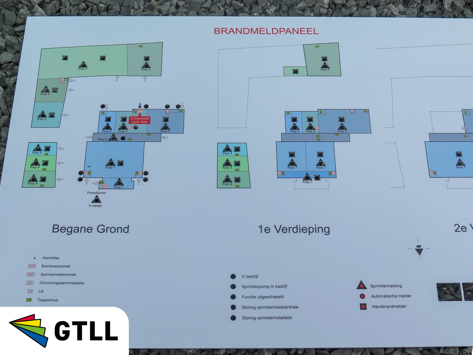 Blindschema fullcolor geprint en voorzien van gefreeste sparingen